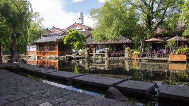 有钱没钱回家过年，在外打工“没钱”你还愿意回家吗？